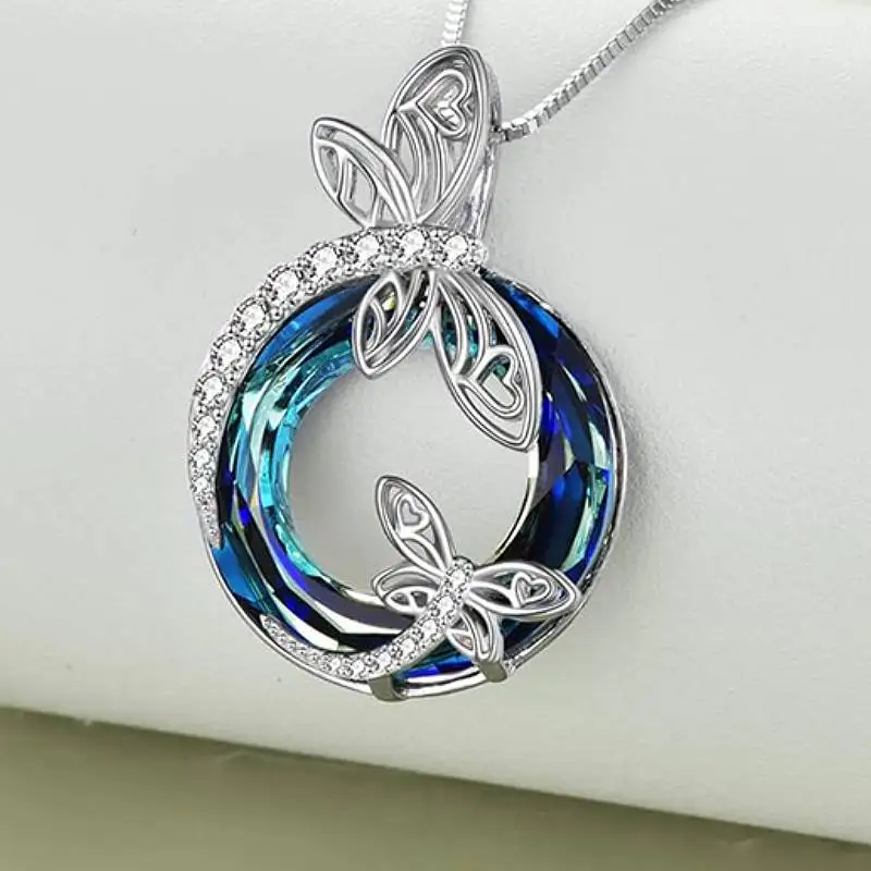Huitan Einzigartiges Design Libellen-Anhänger Halskette für Damen Tierstil Party Alltag Trendige Damen-Accessoires mit Glänzenden CZ-Steinen