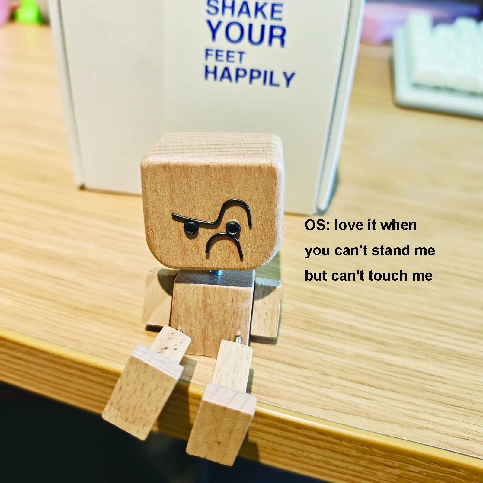 Wooden Man Figurine Shaking Wooden Man Figure Decoration Desktop Dashboard Funny Sculpture Ornament for Family Badroom Trip