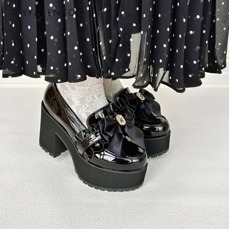 

2024 New Japanese Lolita JK Uniform Summer Black Patent Leather Waterproof Platform High Heel Bow Diamond Linking Shoes For Girl