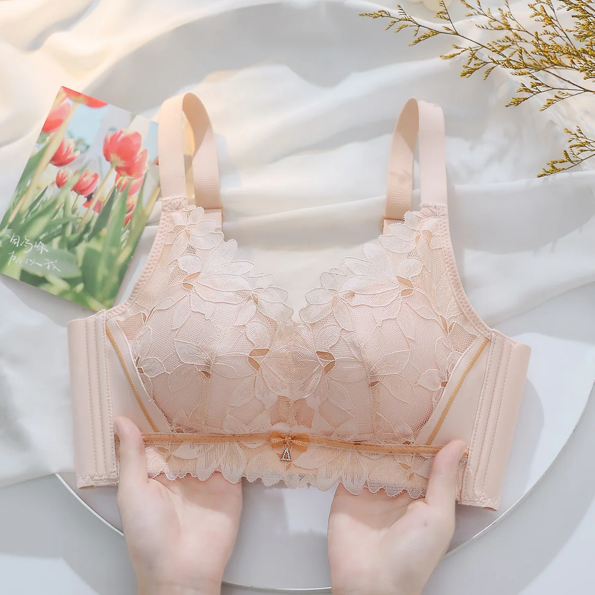 Women Bra New Lace Rimless Bra Small Chest Underwear Comfortable and Breathable Lingerie Femme Bras Small Chest Gathered Bra