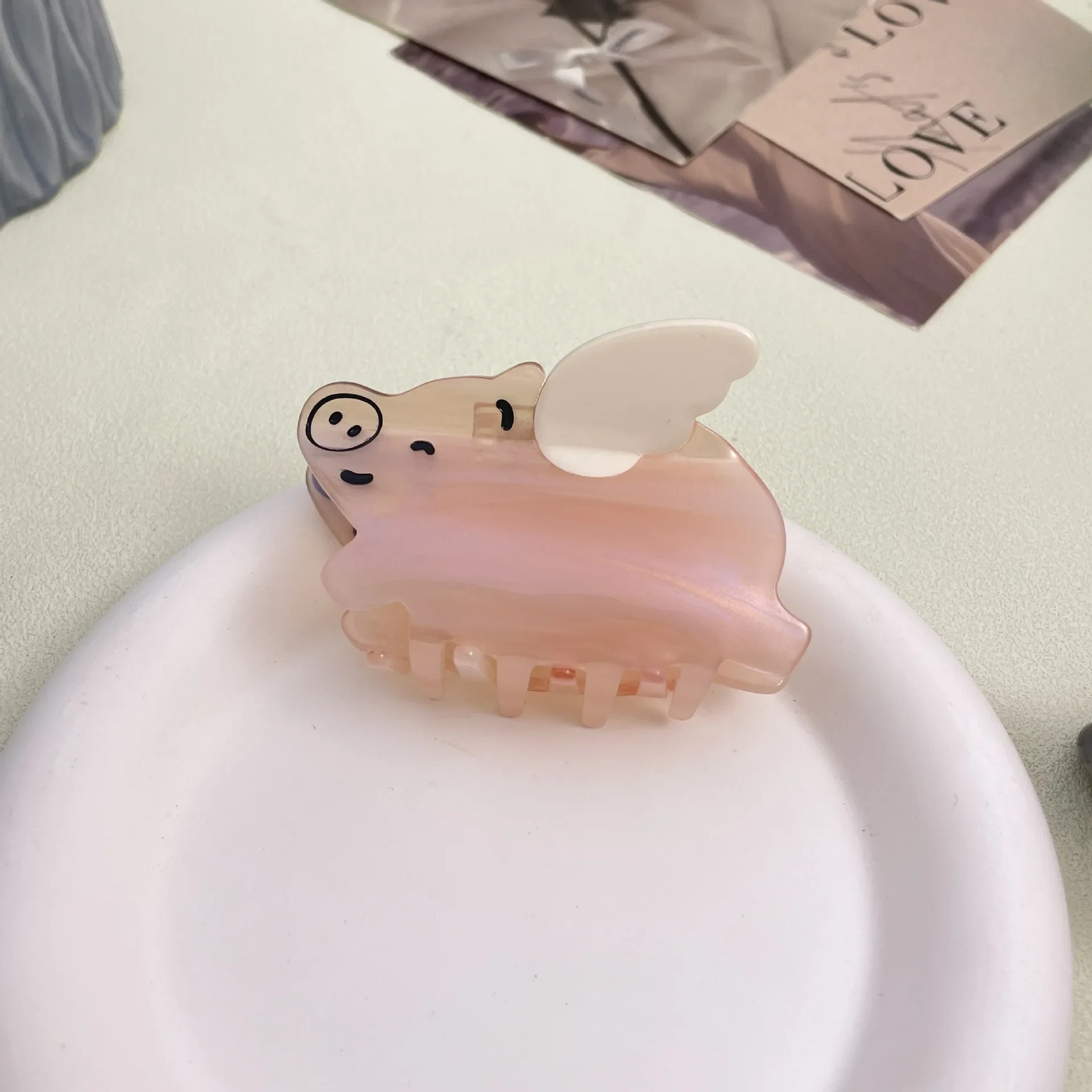 Muweordy New Cute Pig Hair Clip Acetate Claw Clip Simple Wings Crab Hair Clip Personalized Fun Animal Hair Claw Hair Accessories