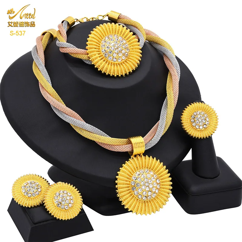 

Wedding Floral Diamond-Studded 4-Piece Set Women 24K Gold AU999 - Bridal gold set, delicate sparkling floral diamonds