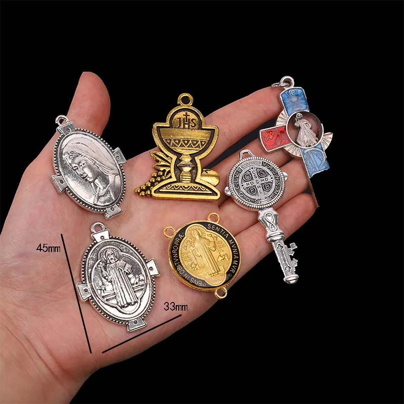 Medalla católica grande, amuleto religioso, Medalla cruzada de muchas estatuas de Jesús Cristo, nueva