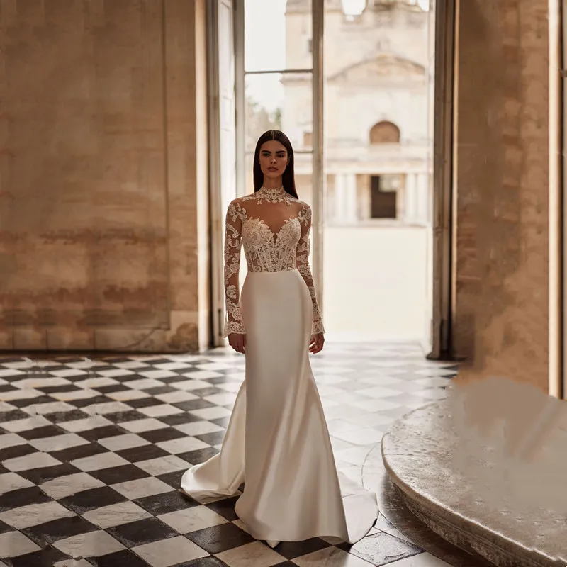 

Exquisite Lace Appliques Satin Ivory Wedding Dress For Woman Illusion High Neck Long Sleeves Pleat Embroidery Button Bride Gowns