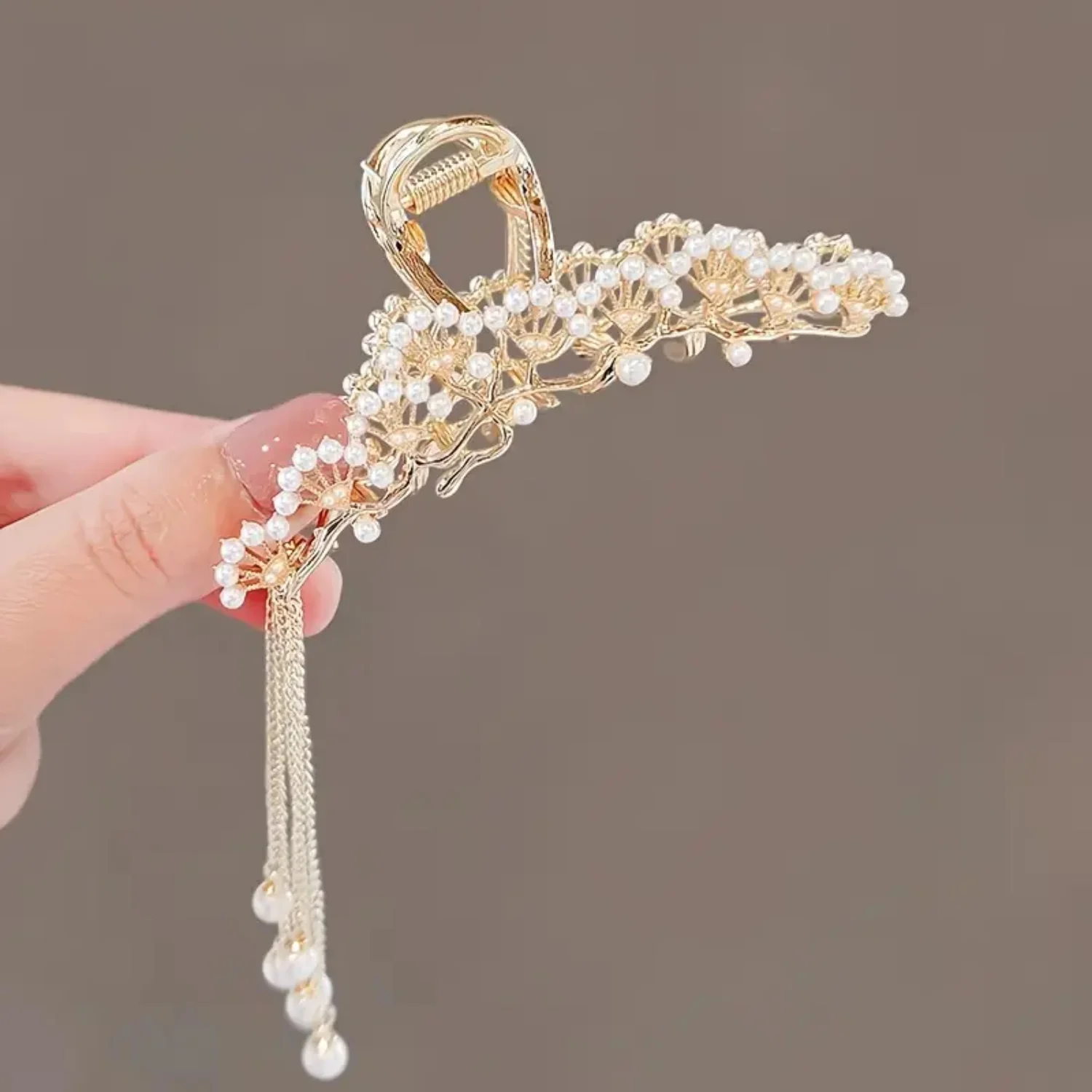 

Faux Pearl Hollow Fan Tassel Hair Clip Nonslip Strong Hold Hair Claw Clips - Fashionable Hair Accessories for Women