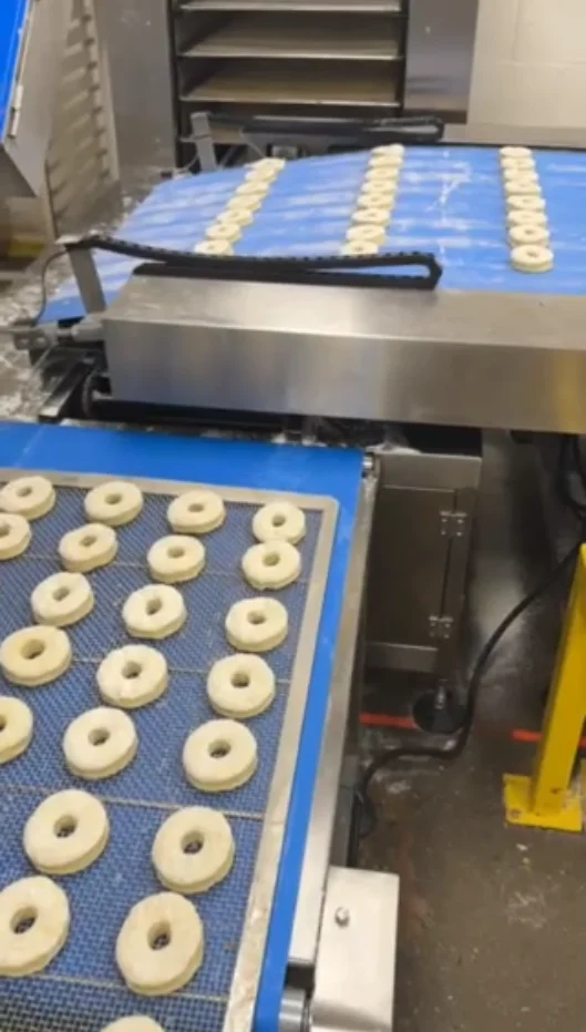 Customized Multi-Row Donut Automatic Making Machine Ring Donut Production Line for Food Factory