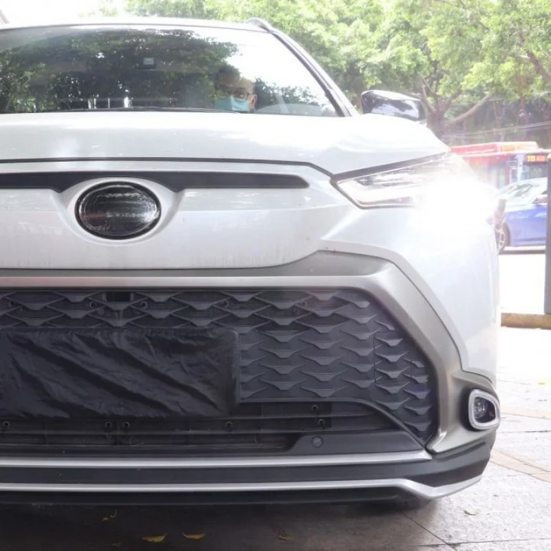 

SAAR Suitable for Toyota 2022 Fortuner Landa Special LED Daytime Running Lights Modified Front Fog Lights Flowing Turn Signal Li