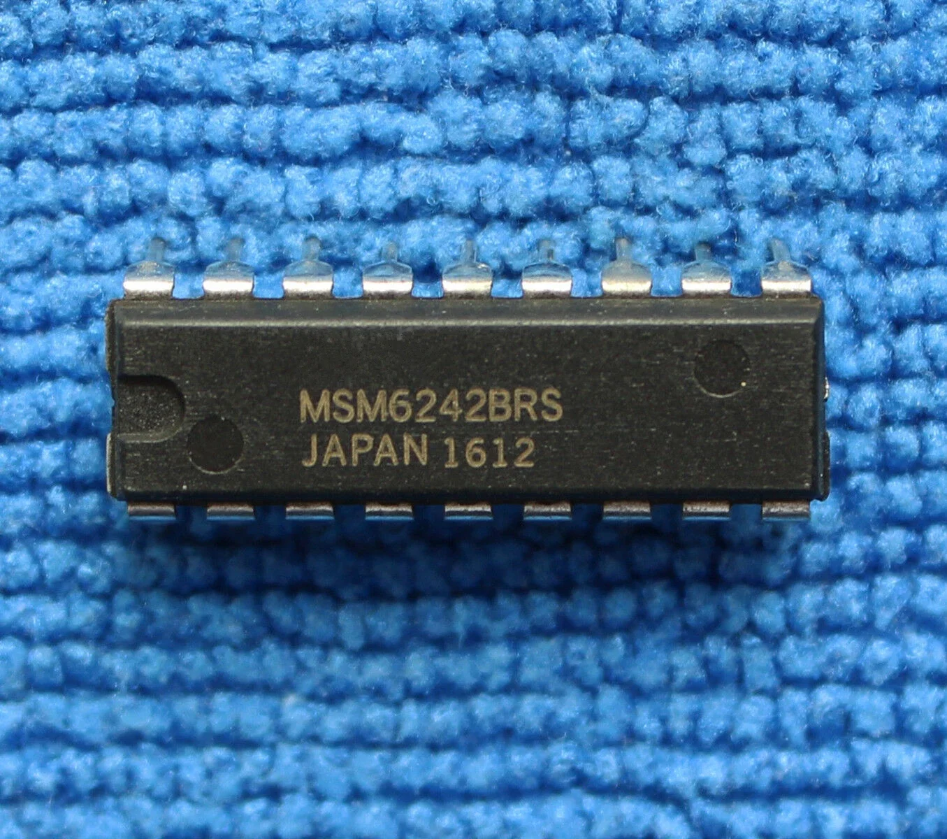 

10PCS MSM6242BRS MSM6242B MSM6242 dip18