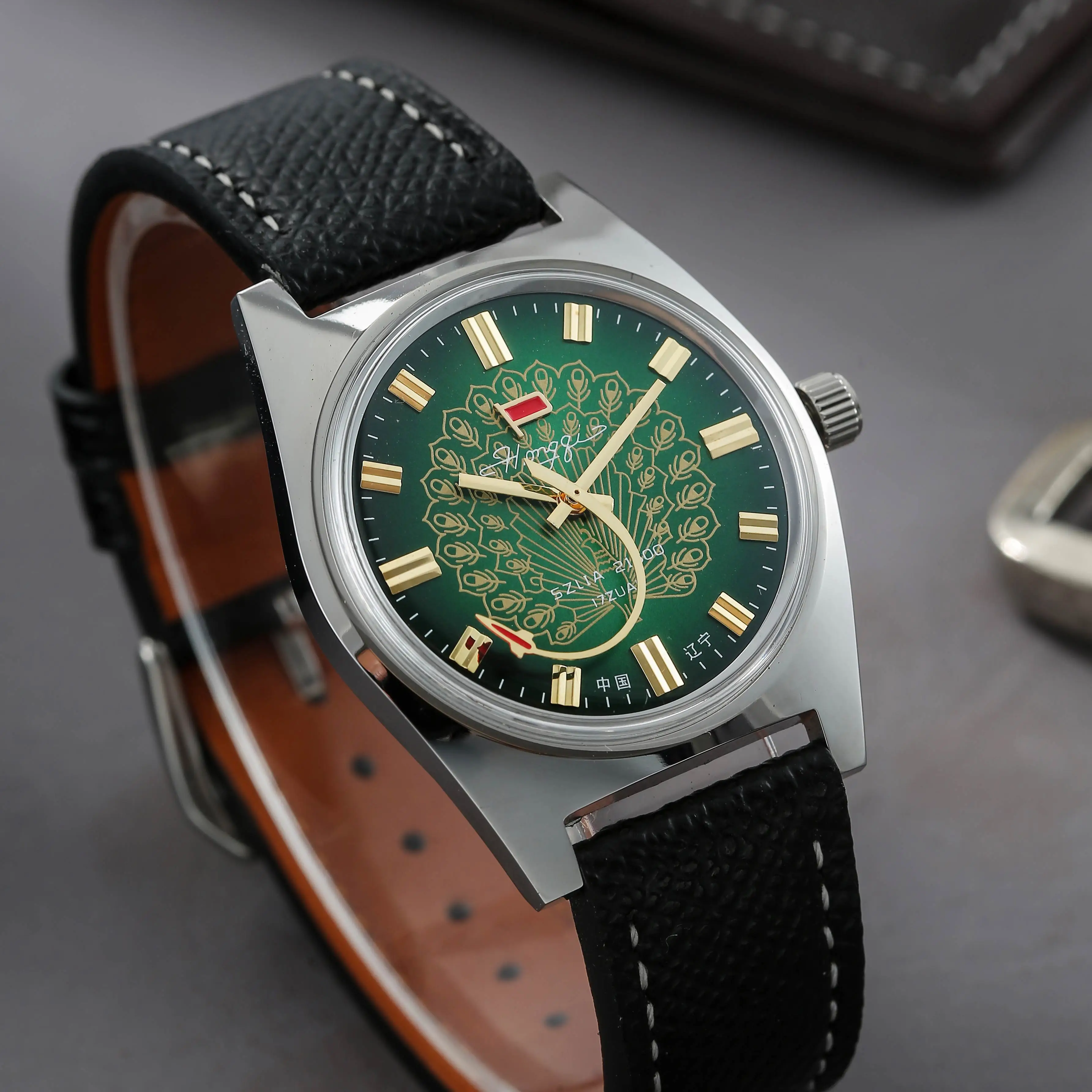 Men Manual‑Winding Mechanical Watch Shanghai 7120 Movement Dome Curved Acrylic Crystal Green Peacock Engraved Dial Retro Field