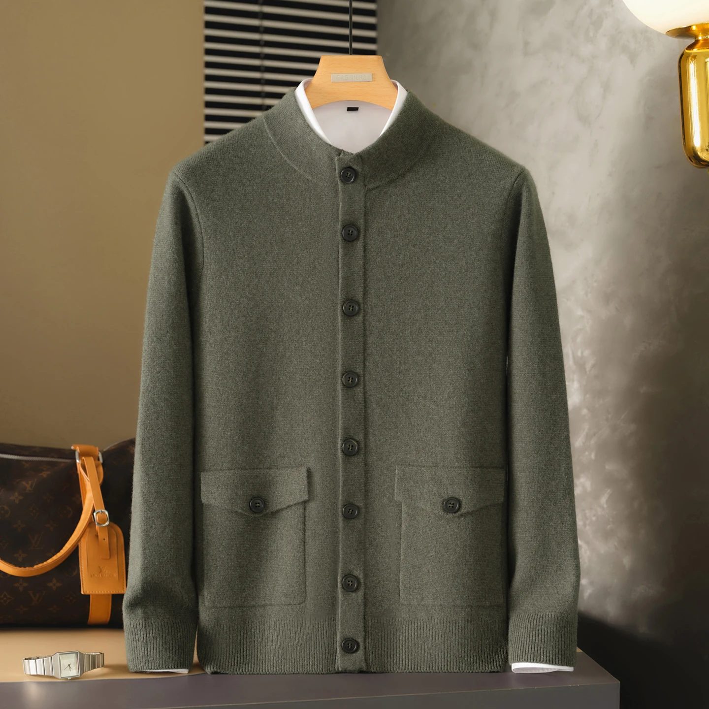Smoke pine green