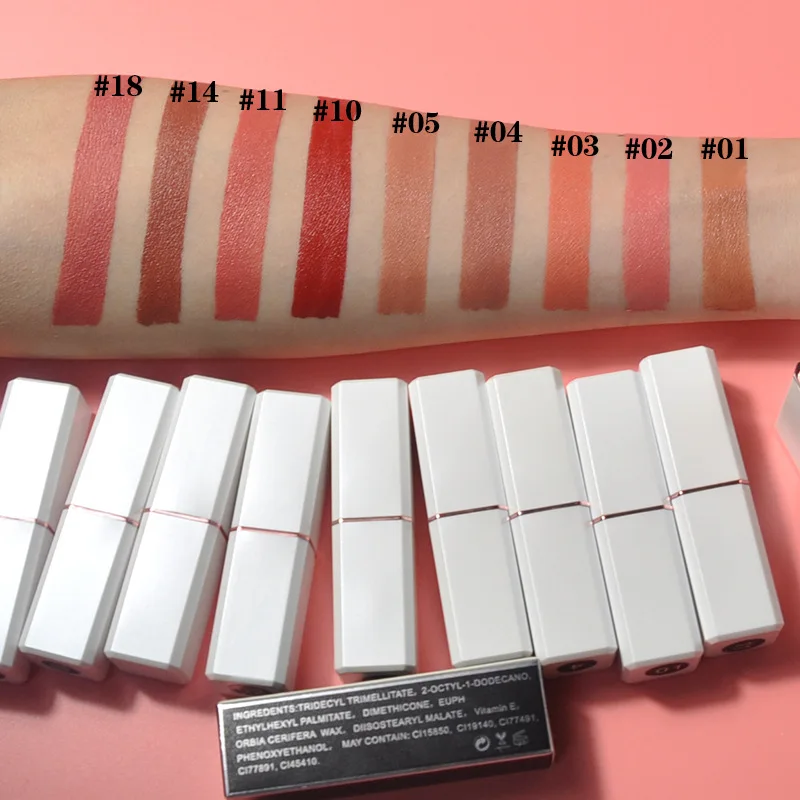 Ultra Matte Lipstick สีโลโก้ที่กำหนดเองหรูหราสีขาวฉลากส่วนตัวโหดร้ายฟรี Lips ซาตินแต่งหน้า