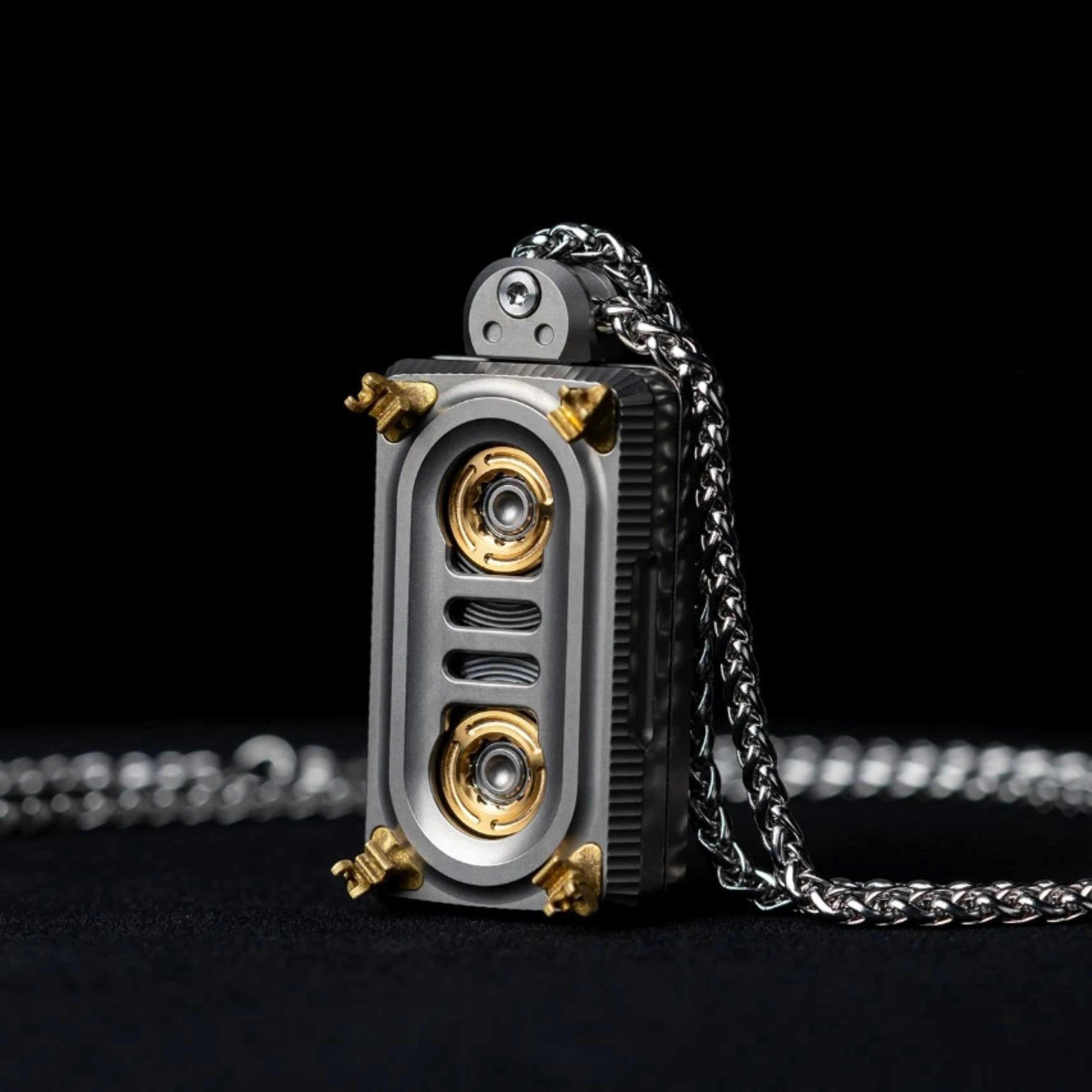 Exposición de Beijing, celda limitada, grabadora de cinta Chui Shou, juguete de descompresión de tarjeta de empuje con yema del dedo de Metal