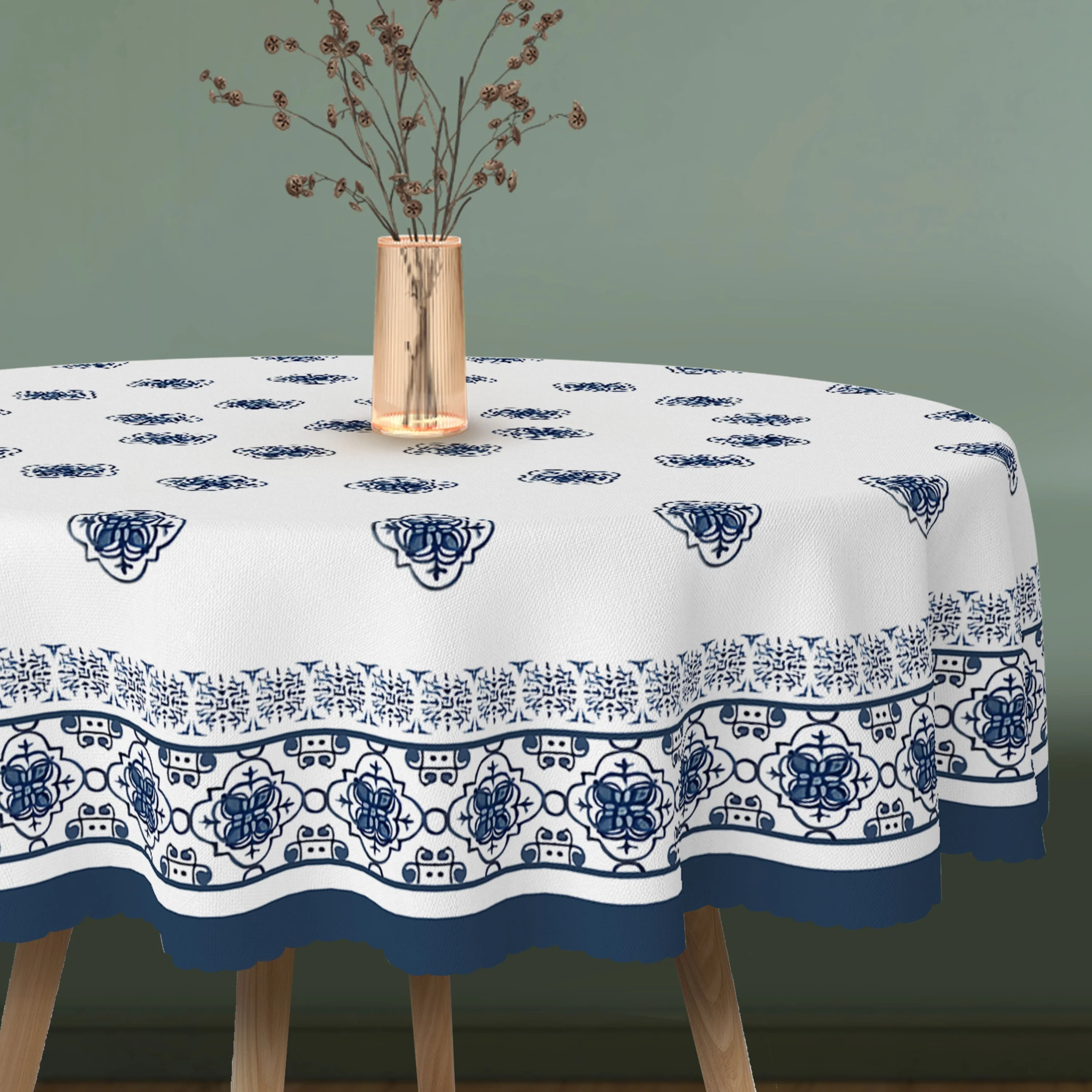 One piece, a blue and white floral printed tablecloth, a summer round rectangular tablecloth, a French country style tablecloth.