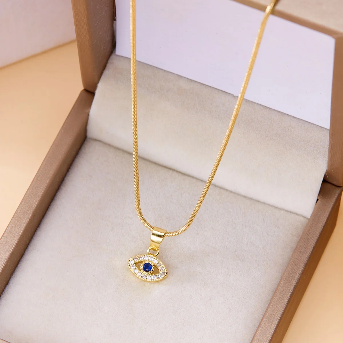 Türkisches blaues Auge-Anhänger-Halsband aus Edelstahl für Damen und Herren, minimalistischer Zirkon-Dämonenauge-Choker, glücksträchtiger, ästhetischer Schmuck – Detail 4