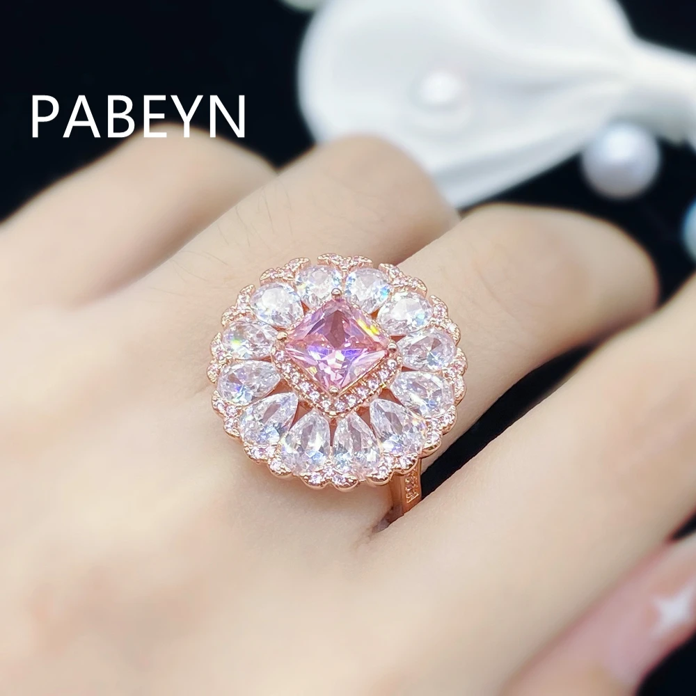 925 Sterling Silber Roségold Zirkon-Ring mit Strahlendem Rosa Herzstück, Birnenförmigem Halo, Gewelltem Pavé-Rand, Glamouröser, Luxuriöser Schmuck – Detail 6