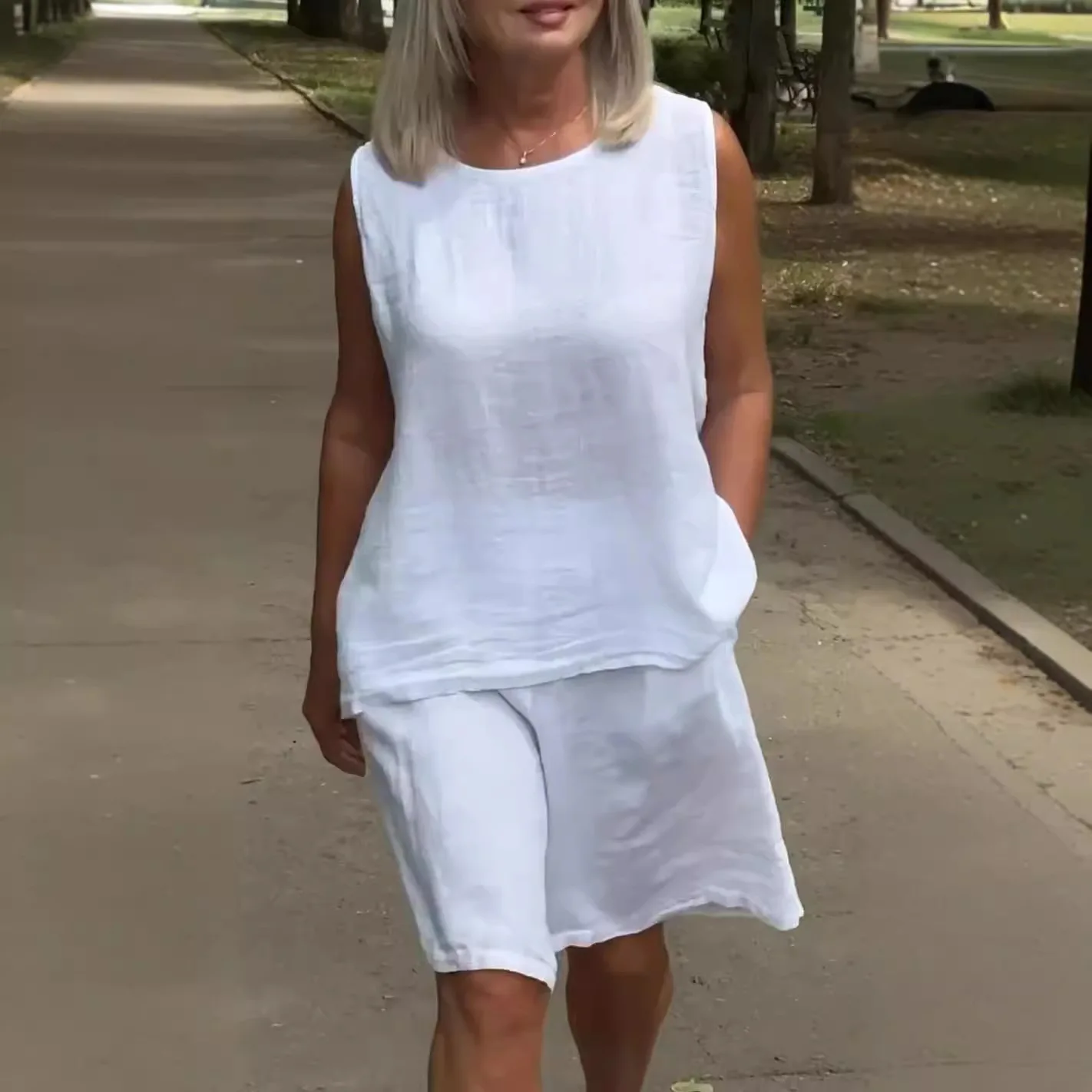 

Cotton And Linen White Suit Women In Summer Fashion Casual Solid Color Round Neck Sleeveless Vest Wide-leg Shorts Two-piece Suit