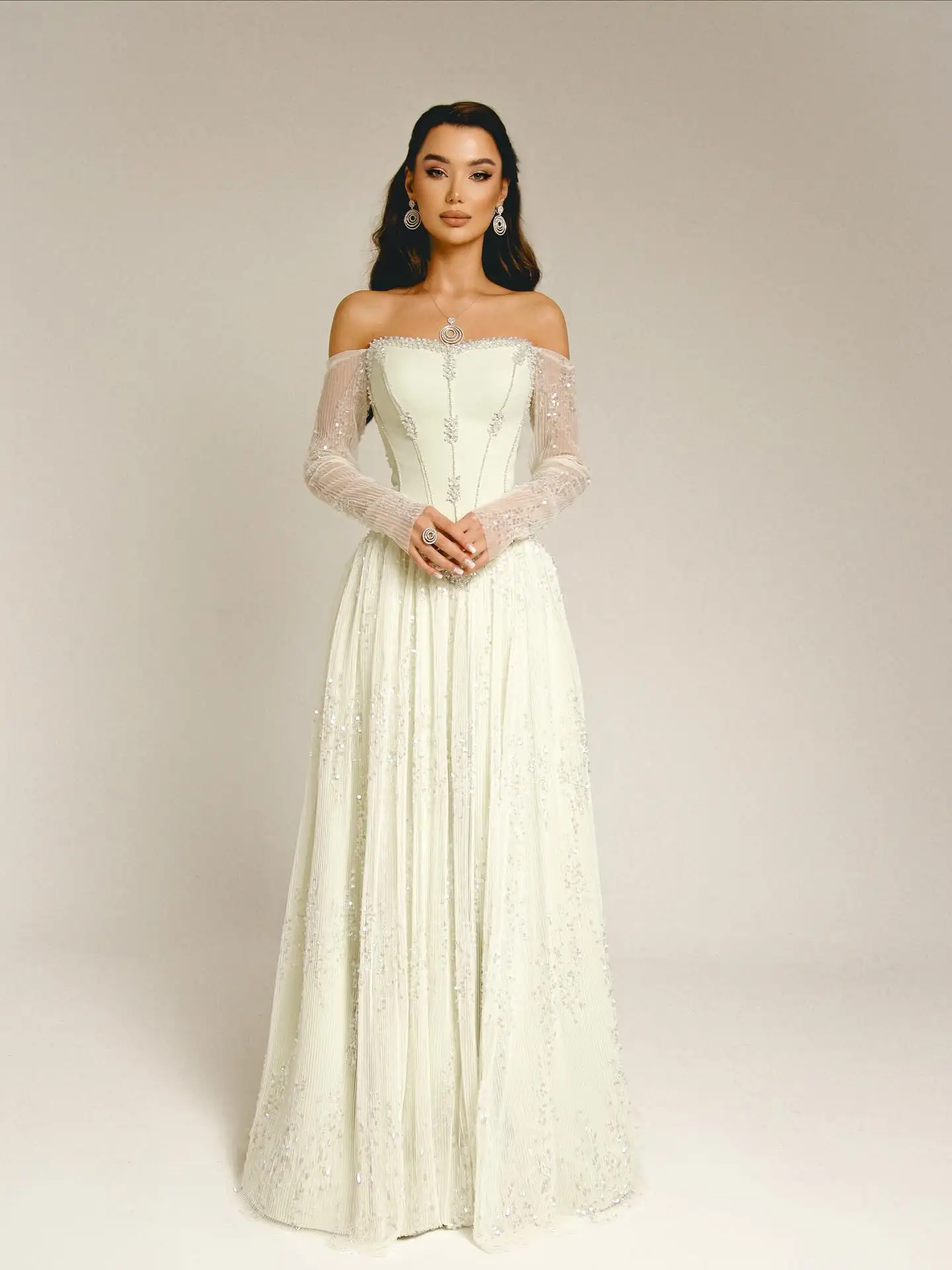 カスタマイズされた A ライン ボートネック キャップ スリーブ エレガントなイブニング ドレス 繊細なセレブ ガウン 高品質のモダンなフォーマル パーティー ドレス