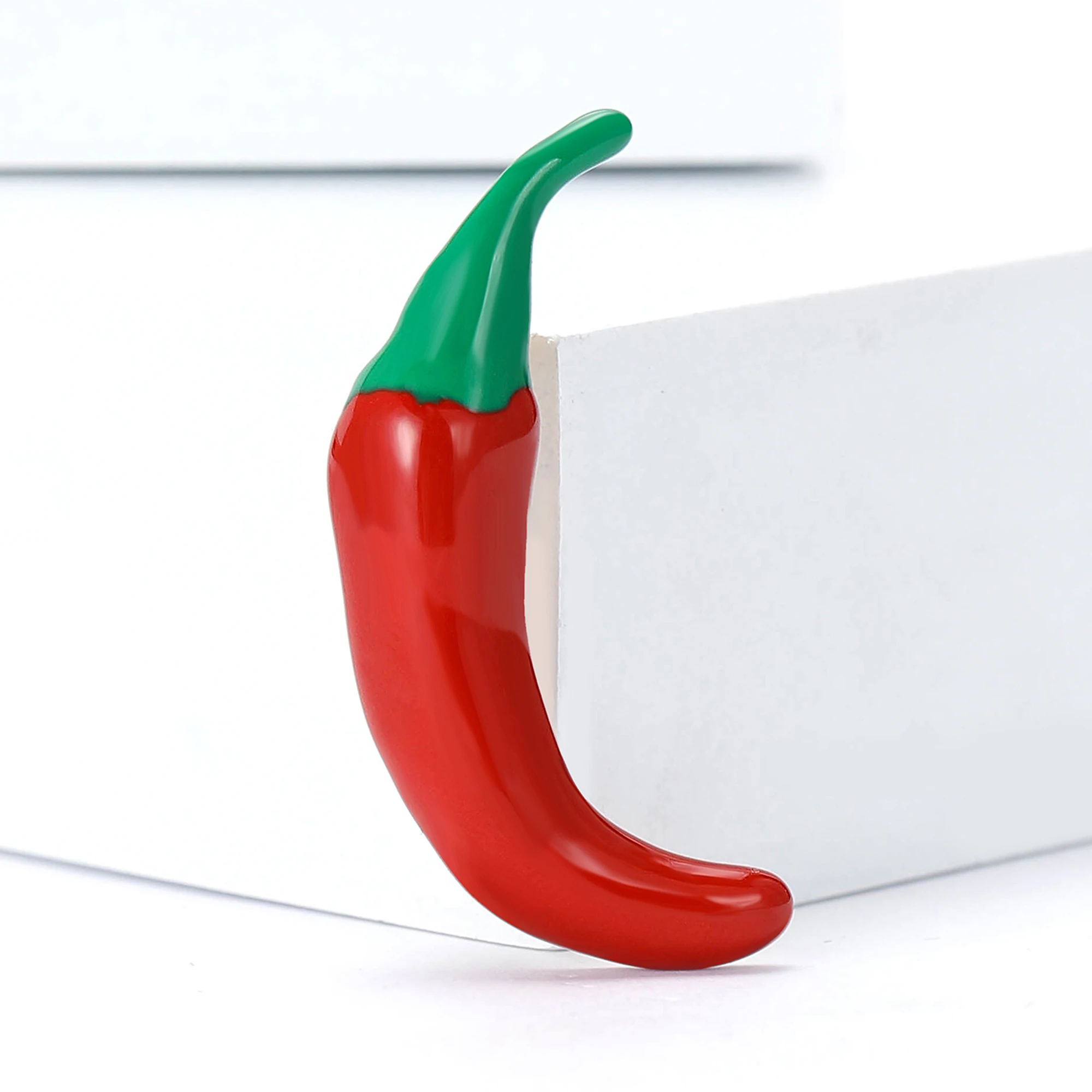 Enamel Chili Pepper Brooches for Women unisex Rhinestone Capsicum Plant Pins Banquet Party Backpack Gifts Jewelry Accessories