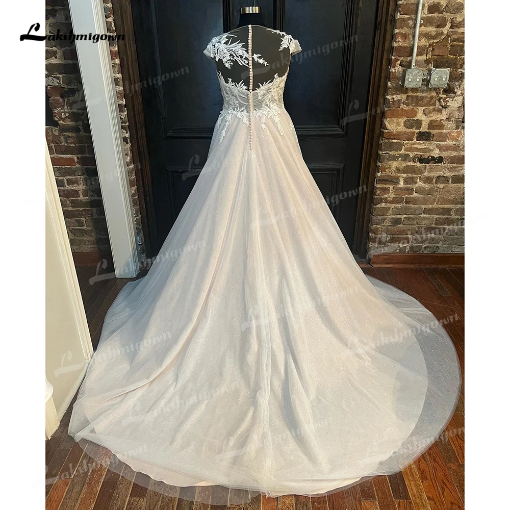 Boho Plus Size A Line Wedding Dresses Elegant O-Neck Short Cap Sleeve Back Button Lace Appliques For Women Bride Gown Sweep Robe