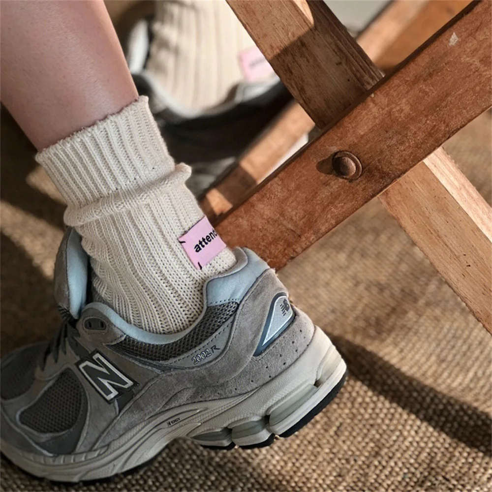 Koreanische Nadel Dicken Faden Gestrickte Mittelrohr Socken Baumwolle Japanische Rosa Label Paare SolidColor Socken Mid-rohr Warme Hause socke – Detail 9