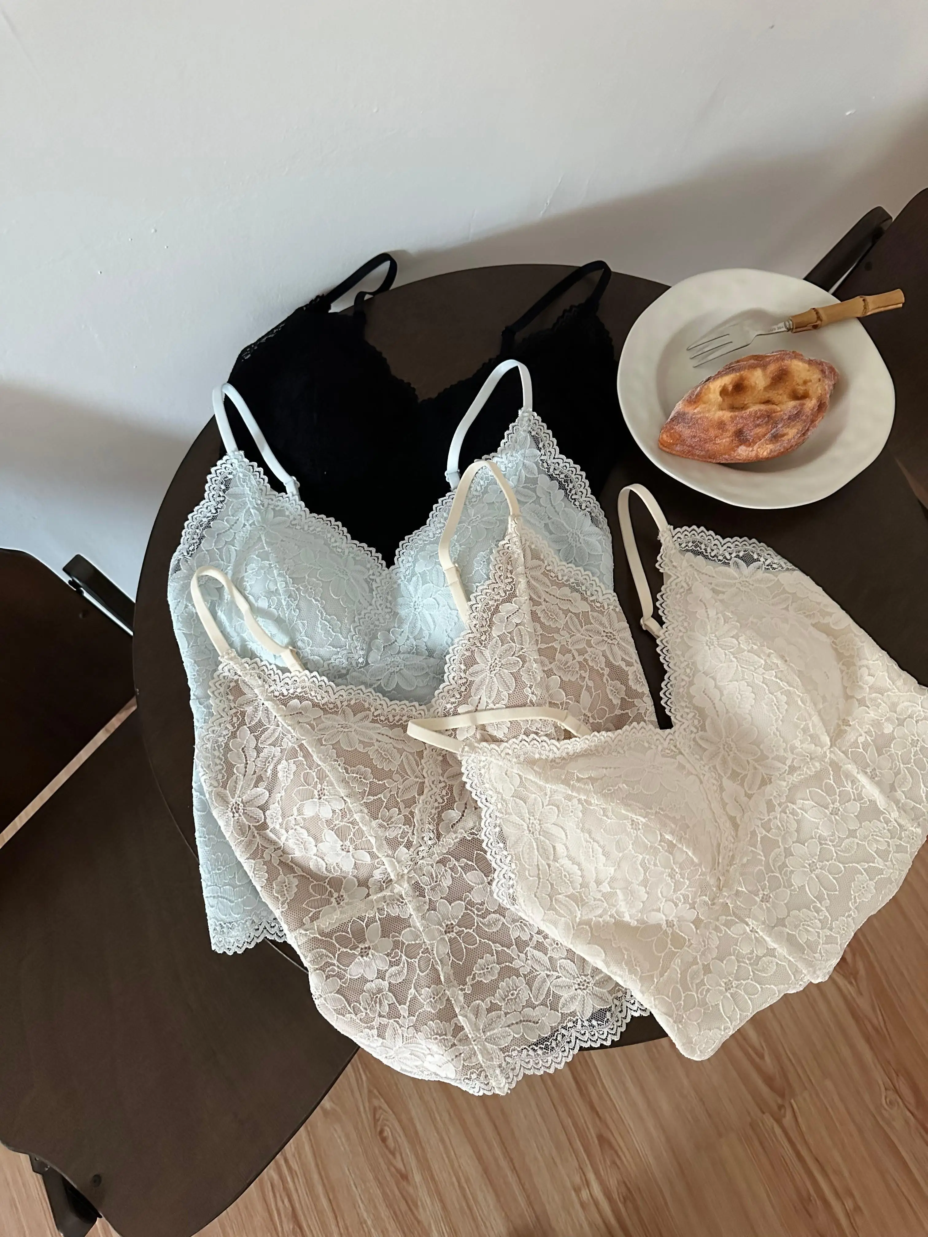 Seamless Lace Padded Cami Top Wireless Spaghetti Strap Sleeveless Layering Daily Loungewear
