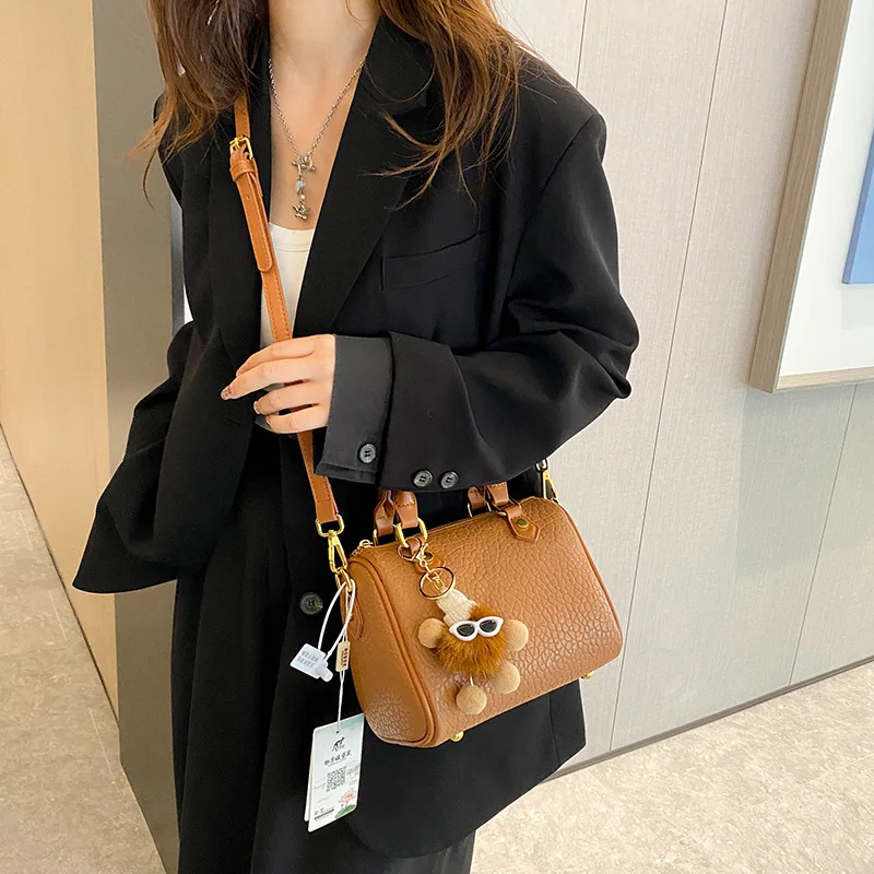 

‌2025 Trendy Foreign Style Shoulder Bag - Women's Large Capacity Boston Bag, Niche Fashion Messenger Purse‌