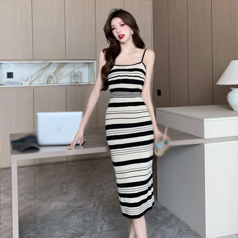 

Fashionable Color Blocking Slip Dress Minimalist Striped Slip Slimming Elegant Knitted Buttocks Wrapped Dresses