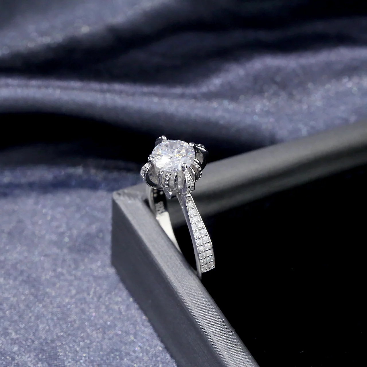 

AMGROCK Flower Bud Ring for Women, 1CT Moissanite, S925 Sterling Silver, Hypoallergenic, Elegant Women's Jewelry Gift