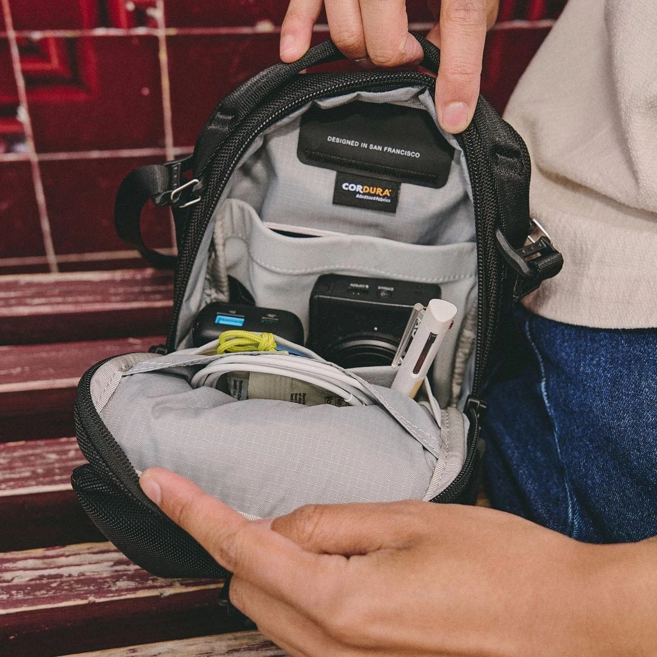 Men's casual shoulder messenger bag trendy small backpack mobile phone bag