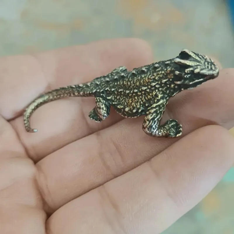 Solid antique antique made lizard tea pet ornament handle toy creative retro small animal tabletop tea table decoration