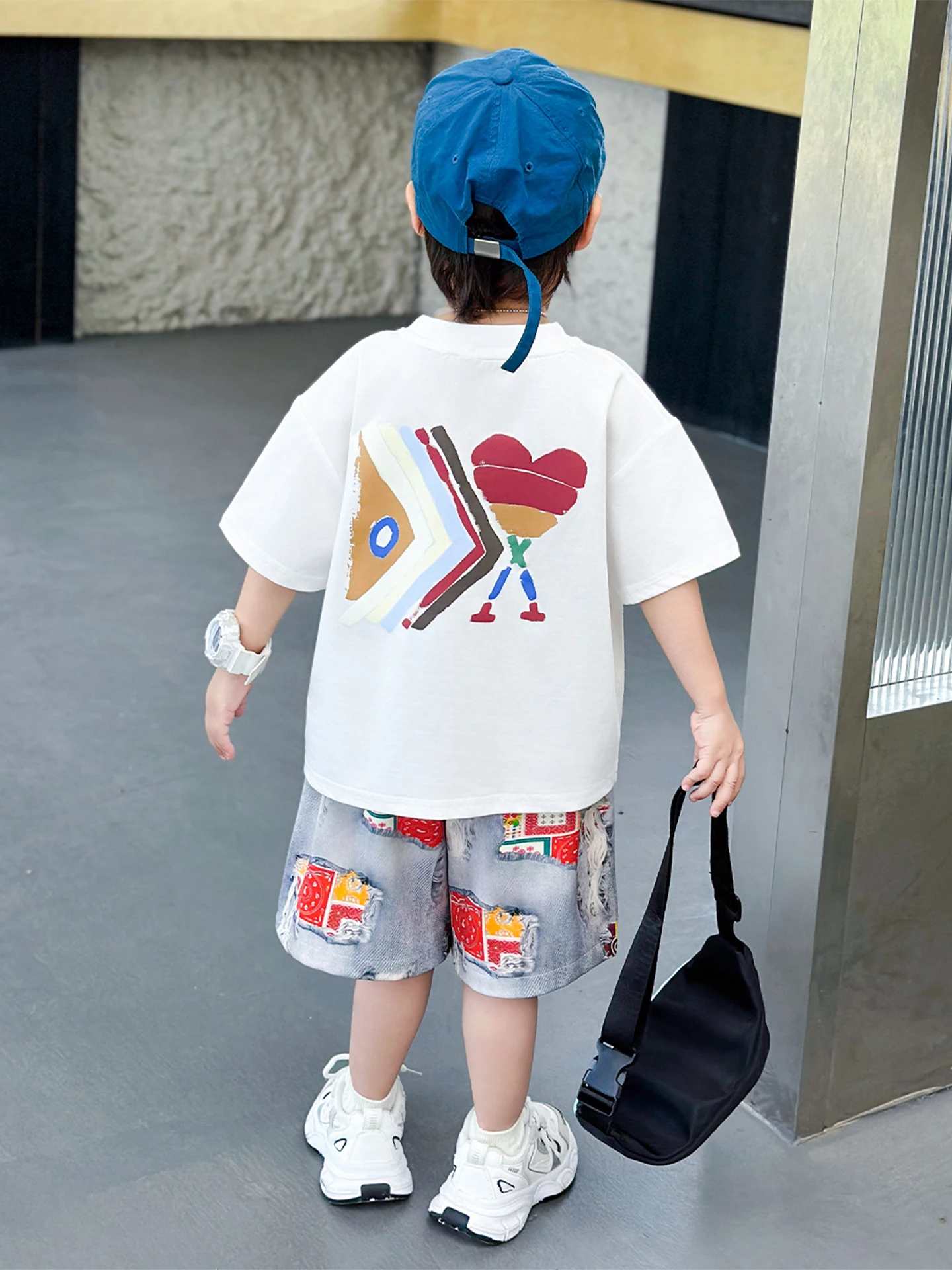 completo-estivo-cool-graffiti-a-5-punti-per-ragazzi-t-shirt-leggera-a-maniche-corte-e-set-di-pantaloni-abbigliamento-alla-moda-per-bambini