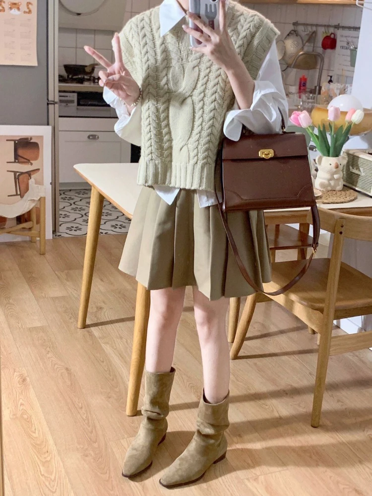 Vintage Sweater Vest Women Solid Chic Basic O-neck Autumn Trendy Schoolgirls Knitwear Hot Sale Sleeveless Cozy Fashion New