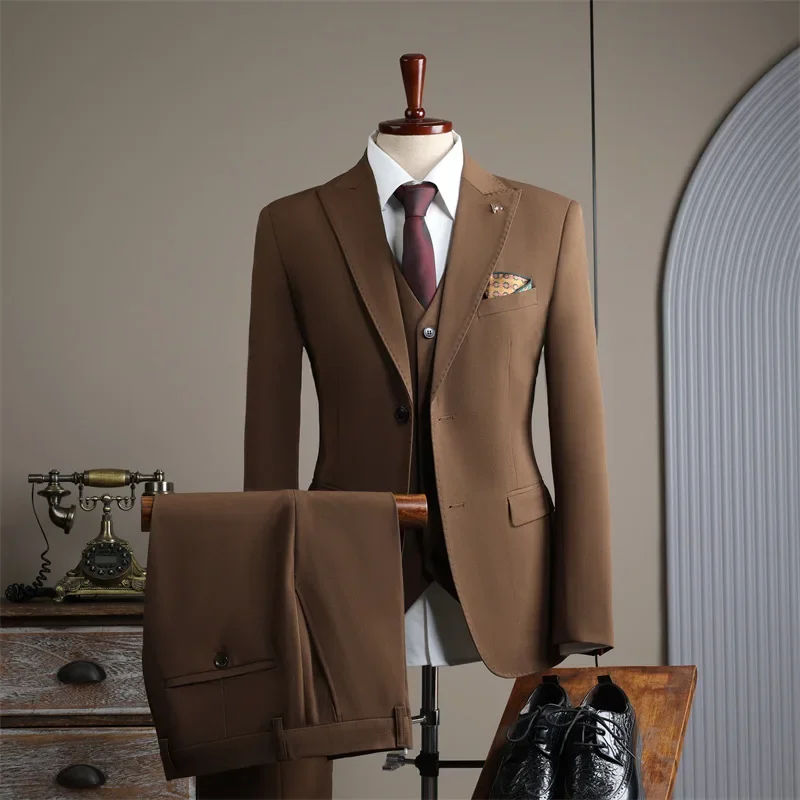 (18) Fashionable Korean style men\'s three-piece suit