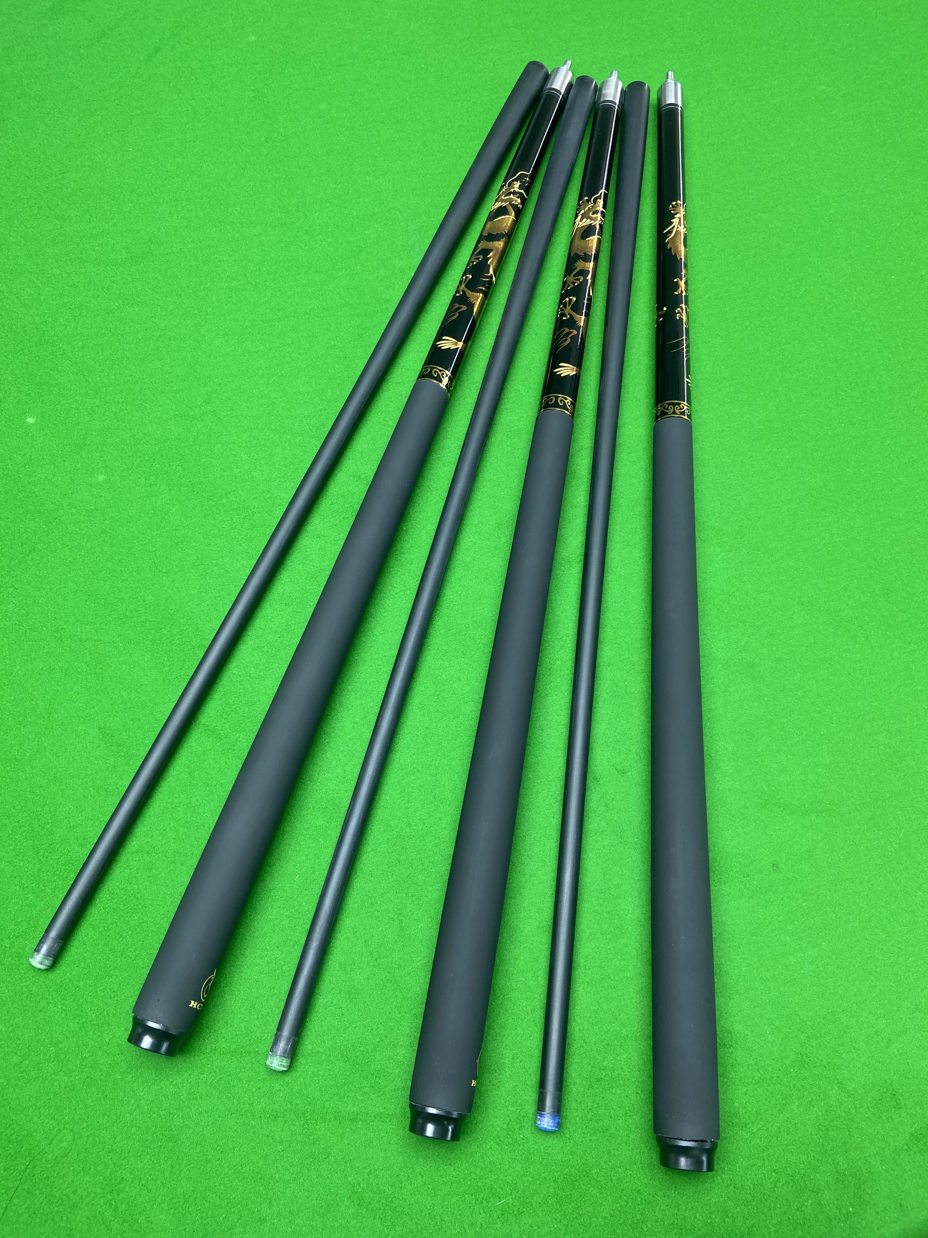 Professionele 9 Ball en Carom Biljart Carbon Fiber Pool Cue met 12,5mm Tip en Dragon Element Design