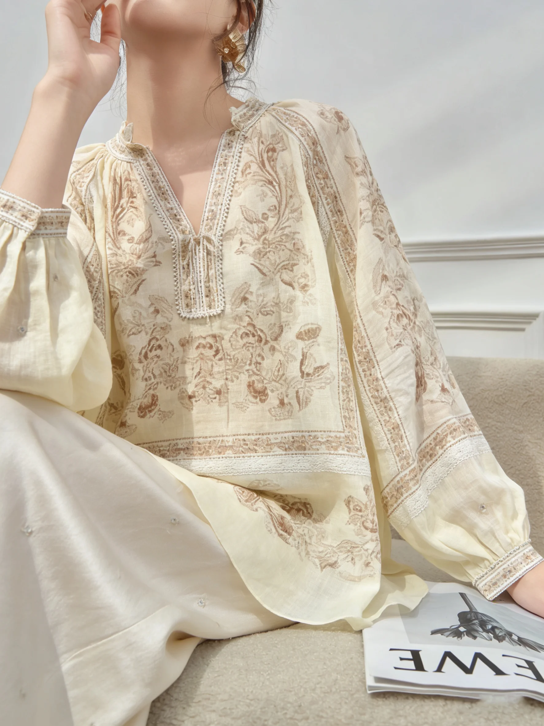 

Ele Floral Print Lace Long Sve irt Women's Unique Sli New Sle High-End Lightweight Age-Defng Faionable Top