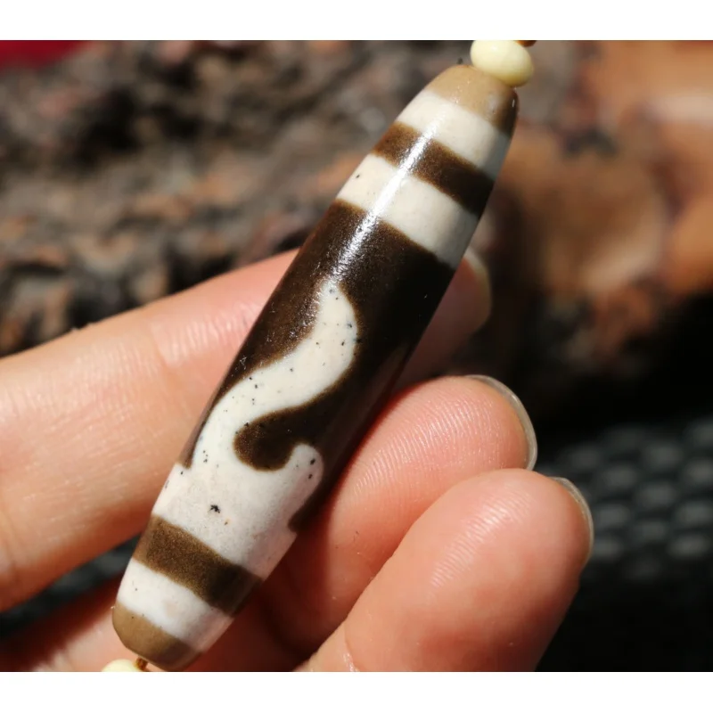 

Tibetan Old Oily Agate Patina Cinnabar Ruyi As You Wish dZi Gzi Dzee Bead Amulet