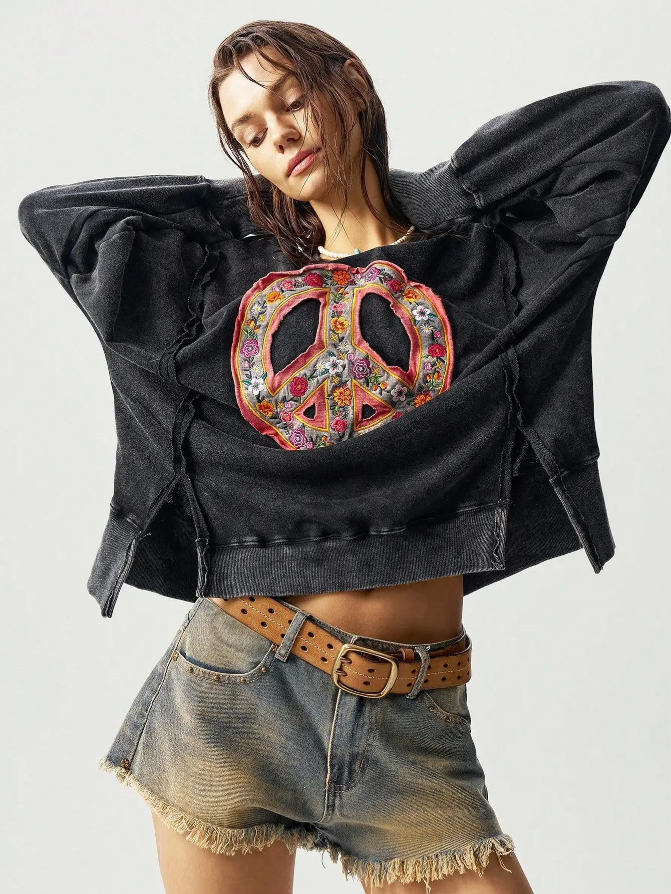 

Boho Floral Embroidered Peace Sign Crop Sweatshirt for Women, Fall Winter Casual Top