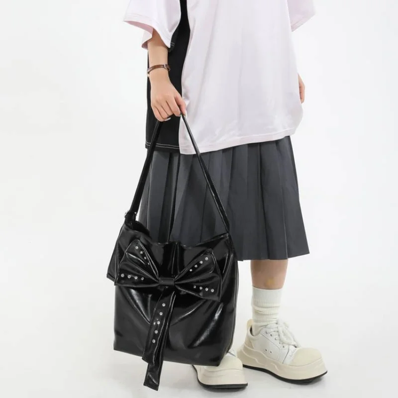

Elegant Leather Women's Messenger Bag High-End Luxury Brand Trendy Design Casual Vintage Commuter Daily Bag