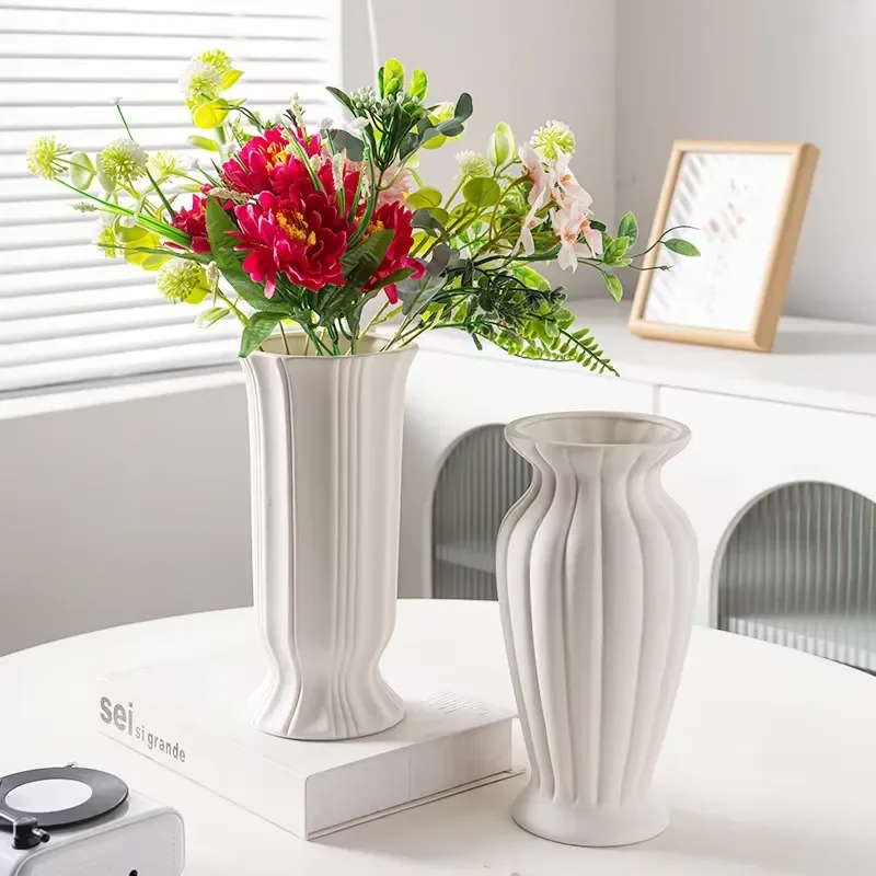 Modern Simple White Ceramic Desktop Vase Fashionable Design for Home Decor Wholesale