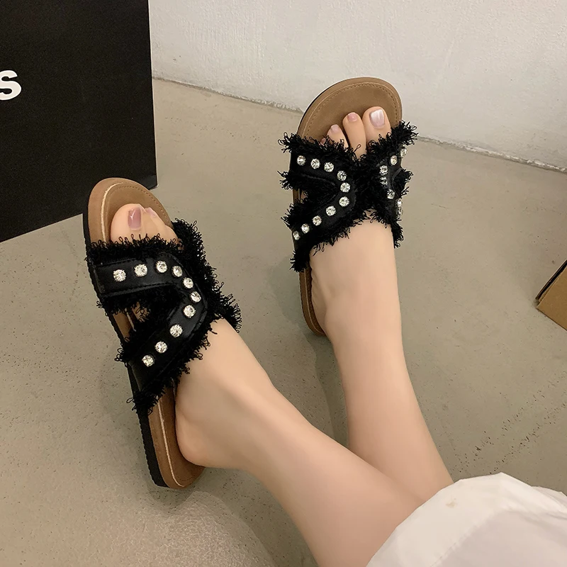 2024 New Summer New Rhinestone Sandals For Women Outdoor Wear Fashionable Korean Style Flat Beach Shoes For Women