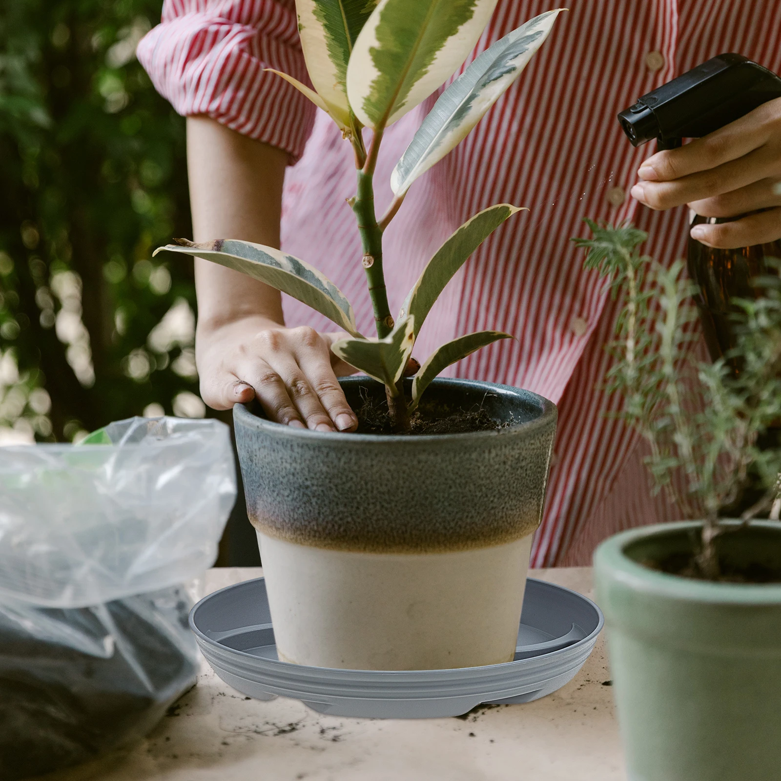 

5pcs Leak-proof Resin Flowerpot Trays Drip Saucers Plant Pots Base Indoor Drain Pan Raised Wear Strip Design