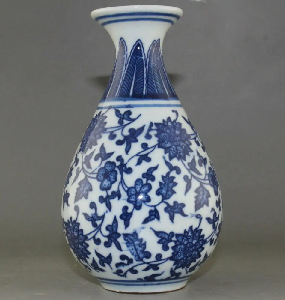 

RARE BLUE AND WHITE PORCELAIN FLOWER VASE OF CHINESE ANTIQUE