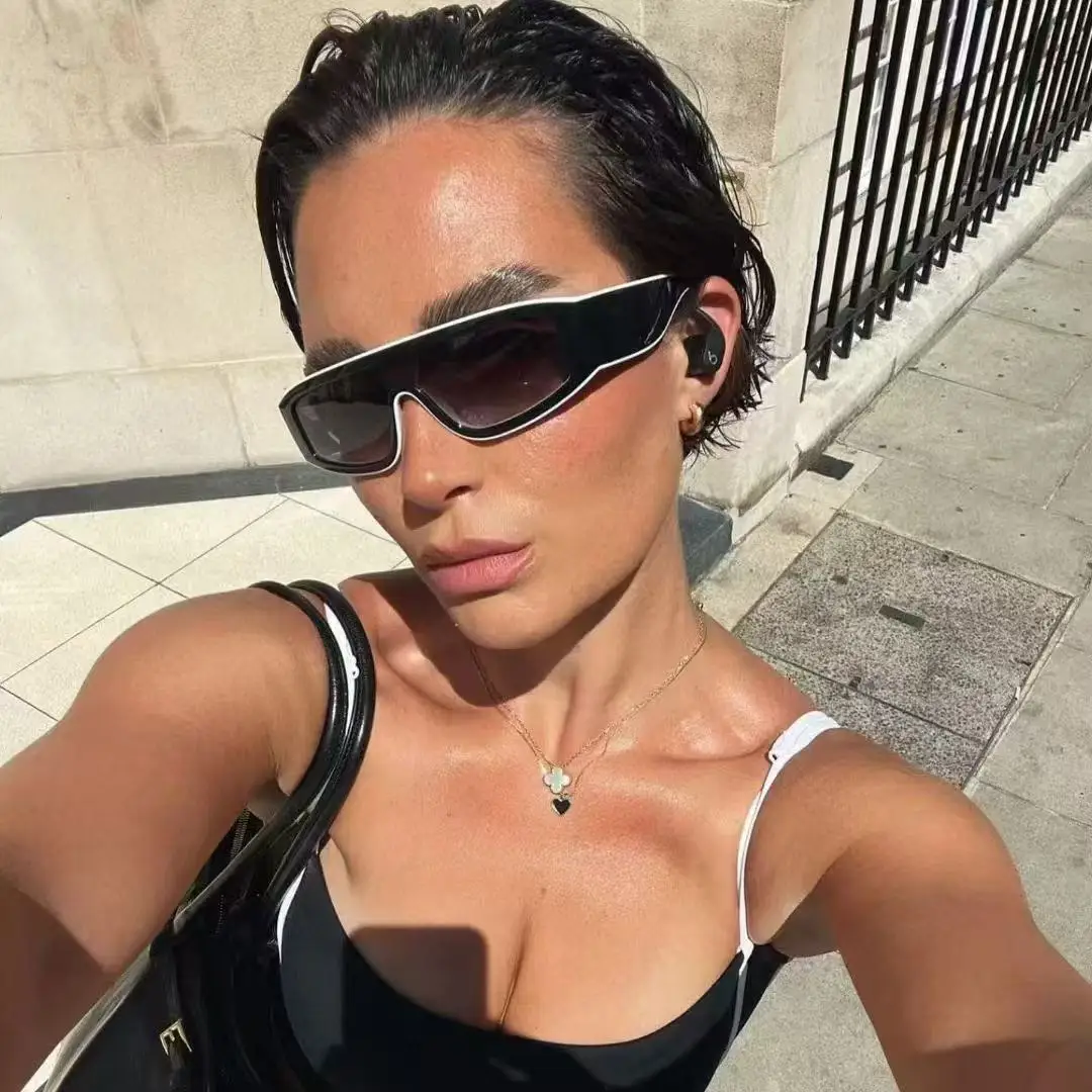 

Женские солнцезащитные очки, новая модель 2026, блокировка УФ-излучения, в комплекте с мягкой сумкой, стандартная ширина линз