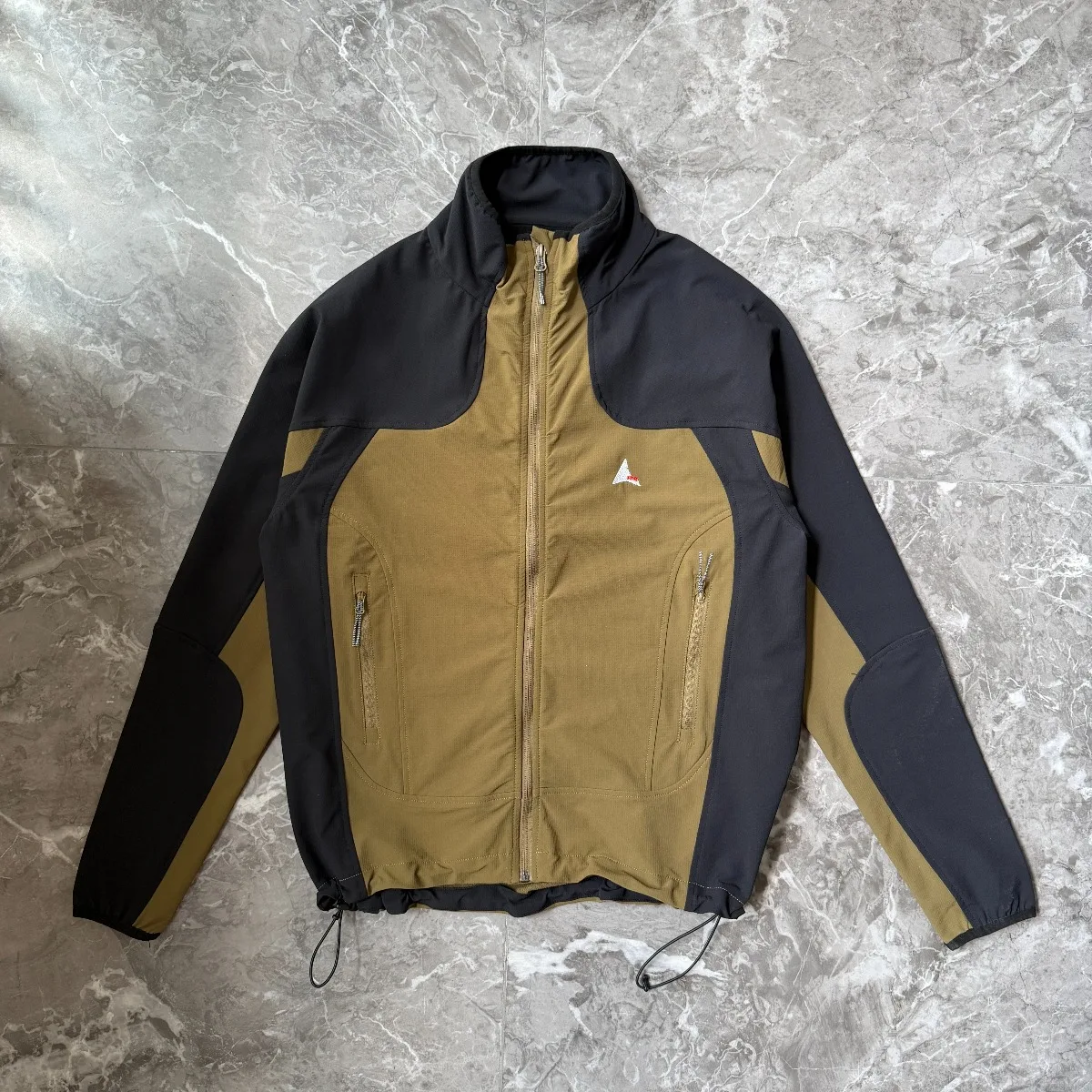 ROA HIKING Archives Technical Mountain Aesthetics Deconstruction Splicing Functional Stand-Up Jacket