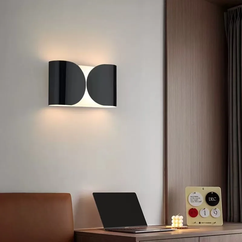 โคมไฟติดผนังหมอกอิตาลีแสงหรูหราและโคมไฟติดผนังสไตล์ฝรั่งเศสระดับไฮเอนด์สําหรับห้องนั่งเล่นทางเดินห้องนอนและข้างเตียง