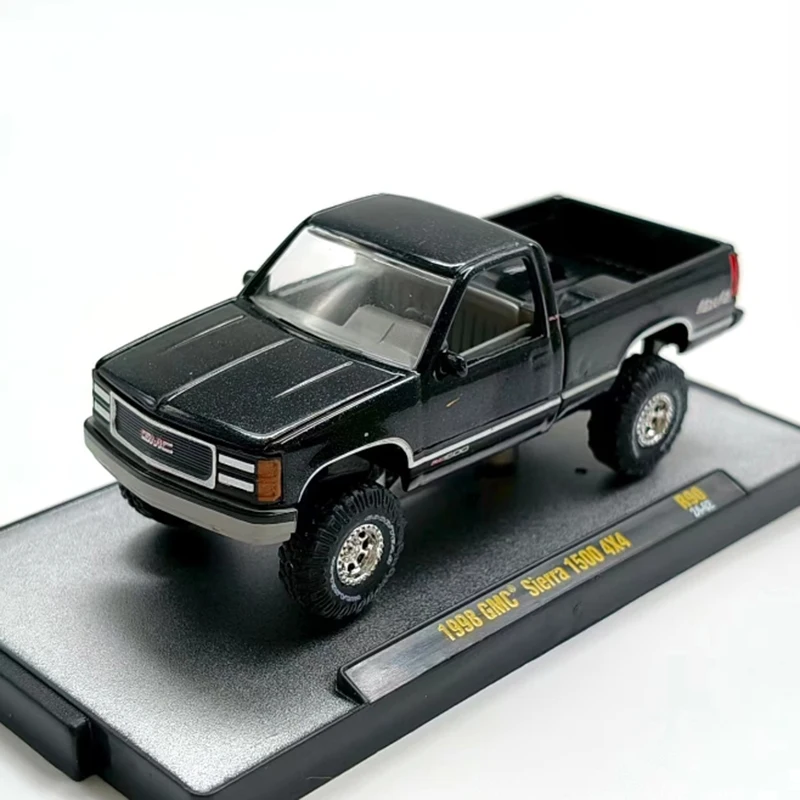 

M2 масштаб 1:64 1998 GMC Sierra 1500 4x4 сплав, имитация модели автомобиля, статическая коллекция, украшенные праздничные подарки, игрушки, сувенирный подарок