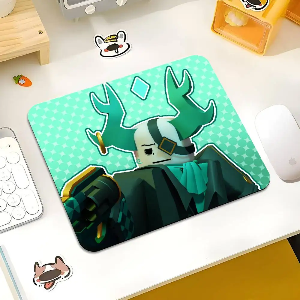 Subspace Sword Medkit Meme Game P-Phighting Small LockEdge Mouse Pad For Gamers Desk Pad Rectangular Anti-slip Rubber
