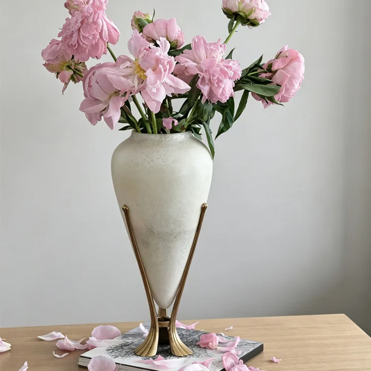 French retro creative bracket translucent fiberglass vase model room living room entrance flower arrangement artistic ornament