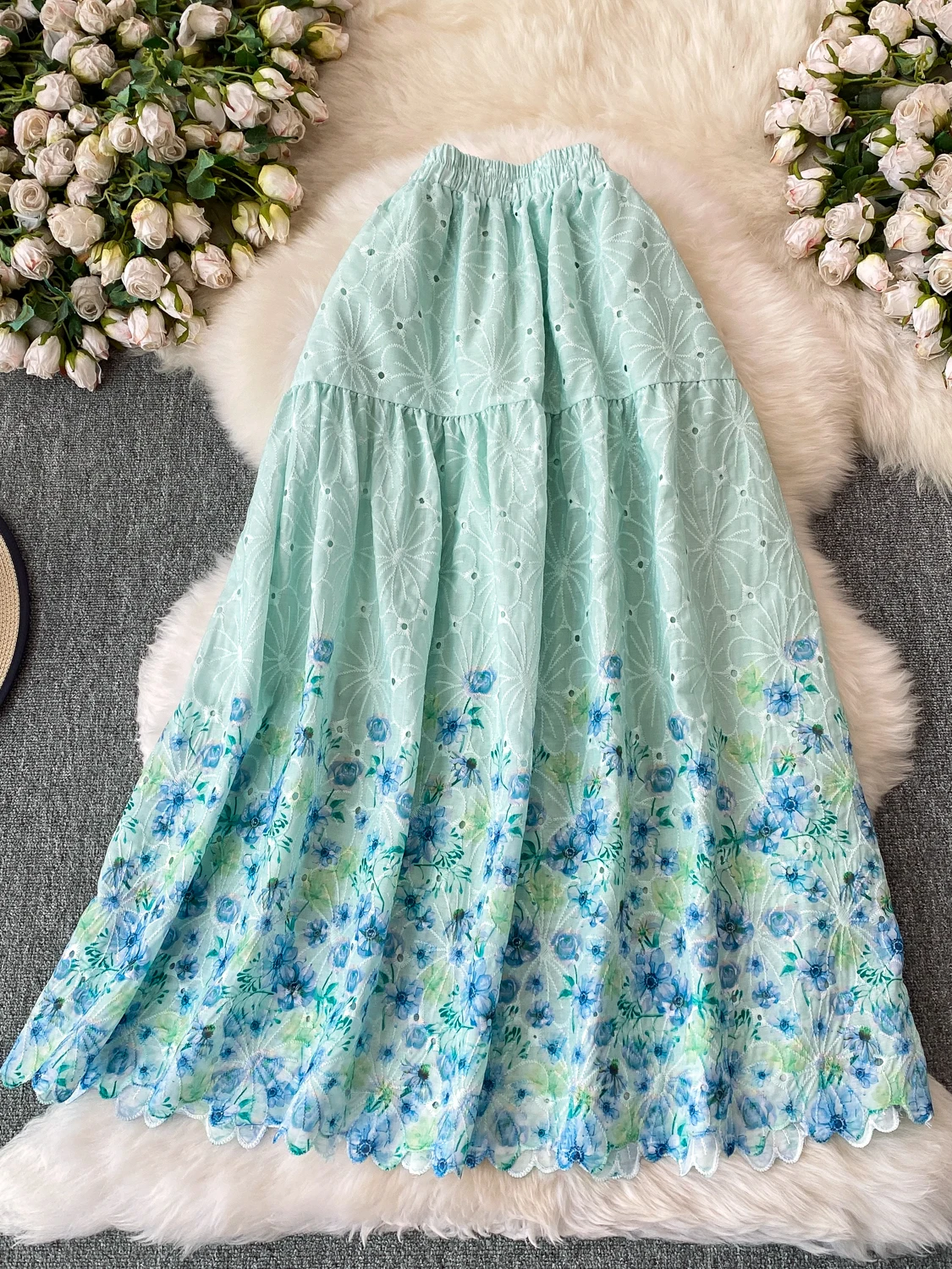 Elegant Romantic Embroidered Floral Halter Neck  Dress Women's Summer Vacation Style High Waist Midi Skirt City Commute