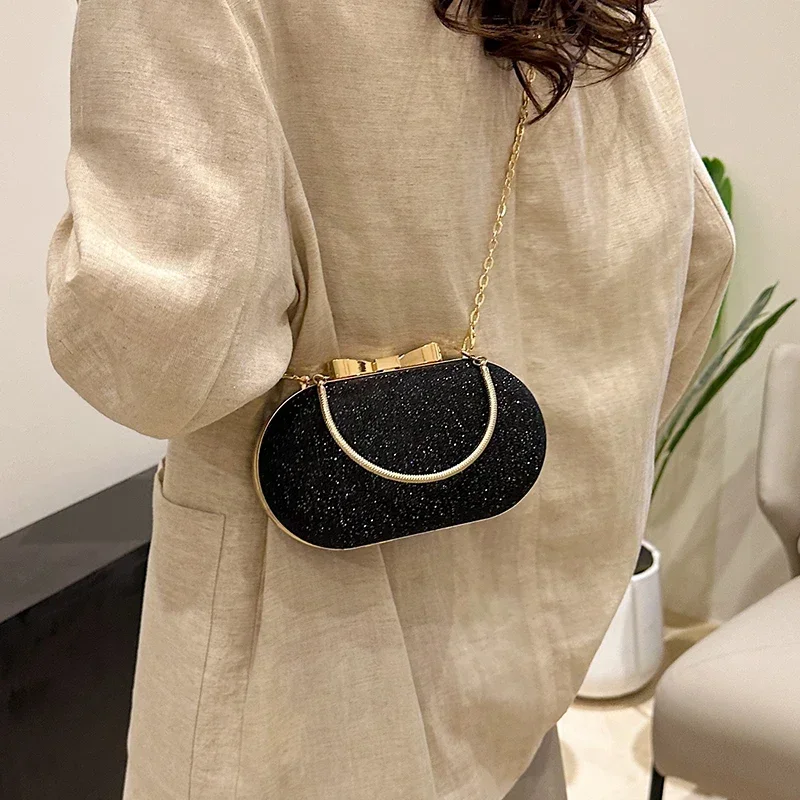 

PU Chains Solid Women's Crossbody Bags Ladies Bags on Sale 2024 High Quality Fashion Zipper Locomotive Style Bolsas Femininas